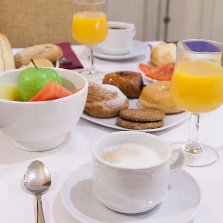 מלון Cervantes 4*